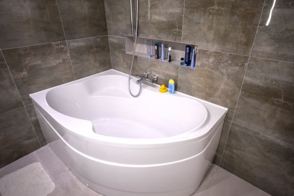 Large Bathtub Installation in Commerce City