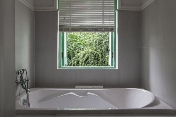 Fiberglass Tub Installation in Commerce City